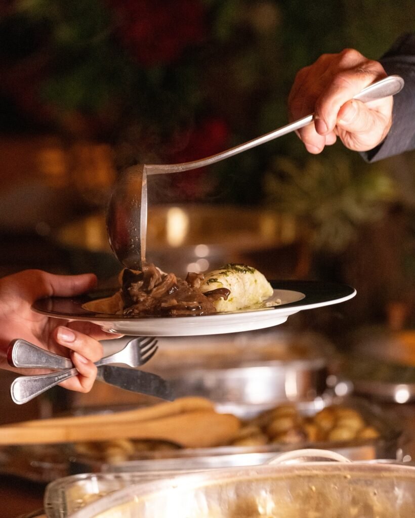 Gastronomia ao Vivo em Casamentos e Festas: a Tendência que Transforma Eventos Sofisticados
